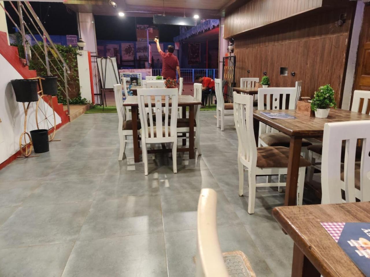 Hotel Mj Beach Resort Baga Ngoại thất bức ảnh