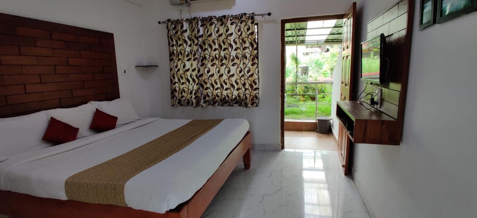 Hotel Mj Beach Resort Baga Ngoại thất bức ảnh