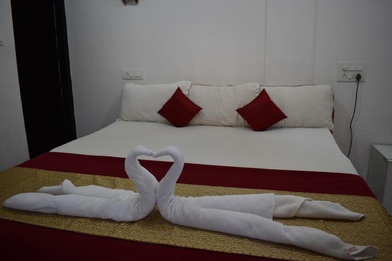 Hotel Mj Beach Resort Baga Ngoại thất bức ảnh